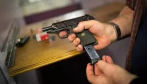 Сдать травматическое пистолет в полицию